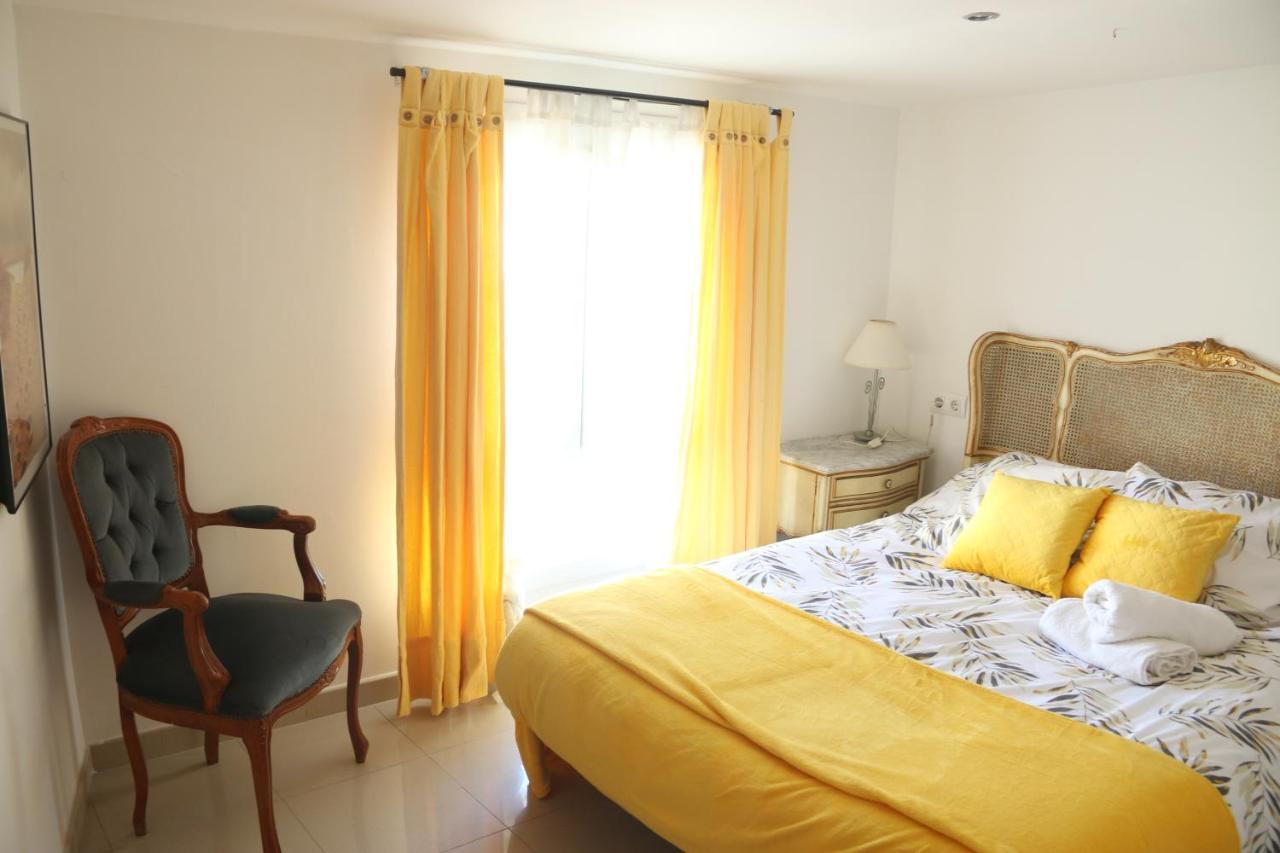 Apartamentos Fornells Castello  D'Empuries Esterno foto